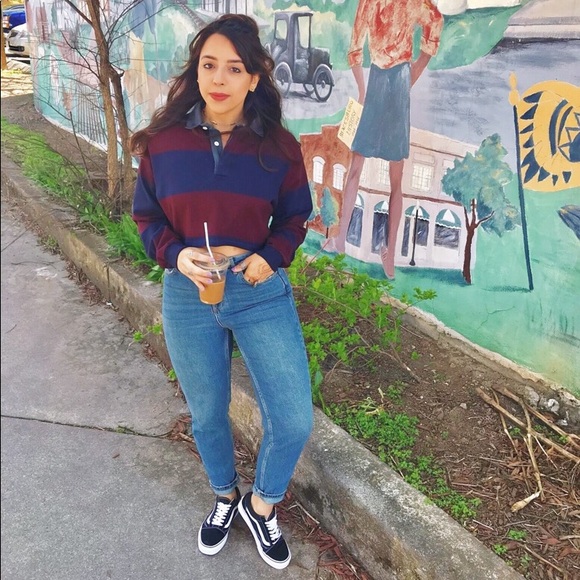 Meet your Posher, Celine - Picture 2 of 4